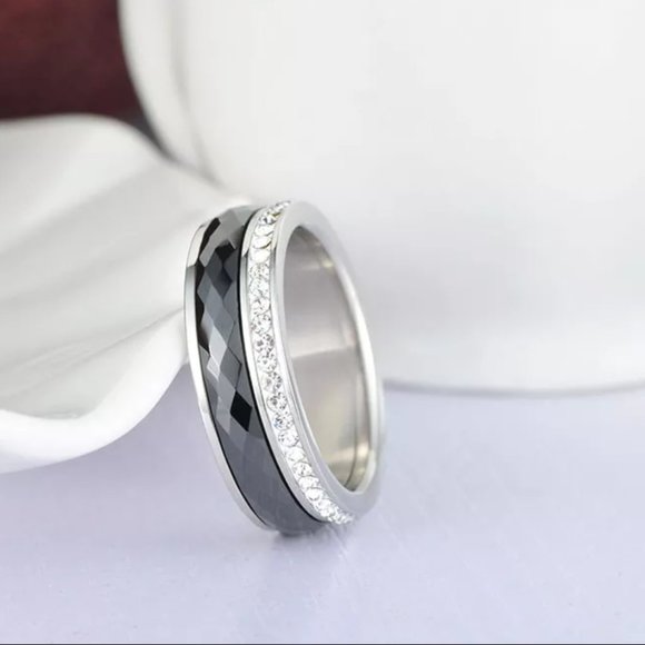 New!! Classic Titanium Stainless Steel White/Black Ceramics Ring Jewelry - Picture 1 of 10